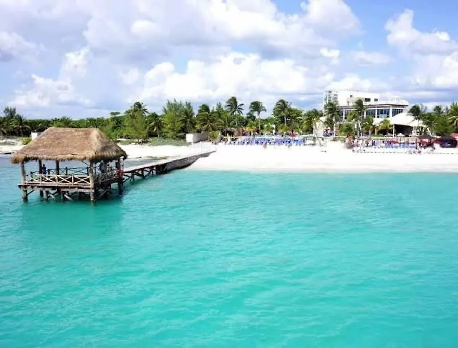 Breezy And Fresh House With Roof Just 25 Min Walk To Sea Villa Playa del Carmen